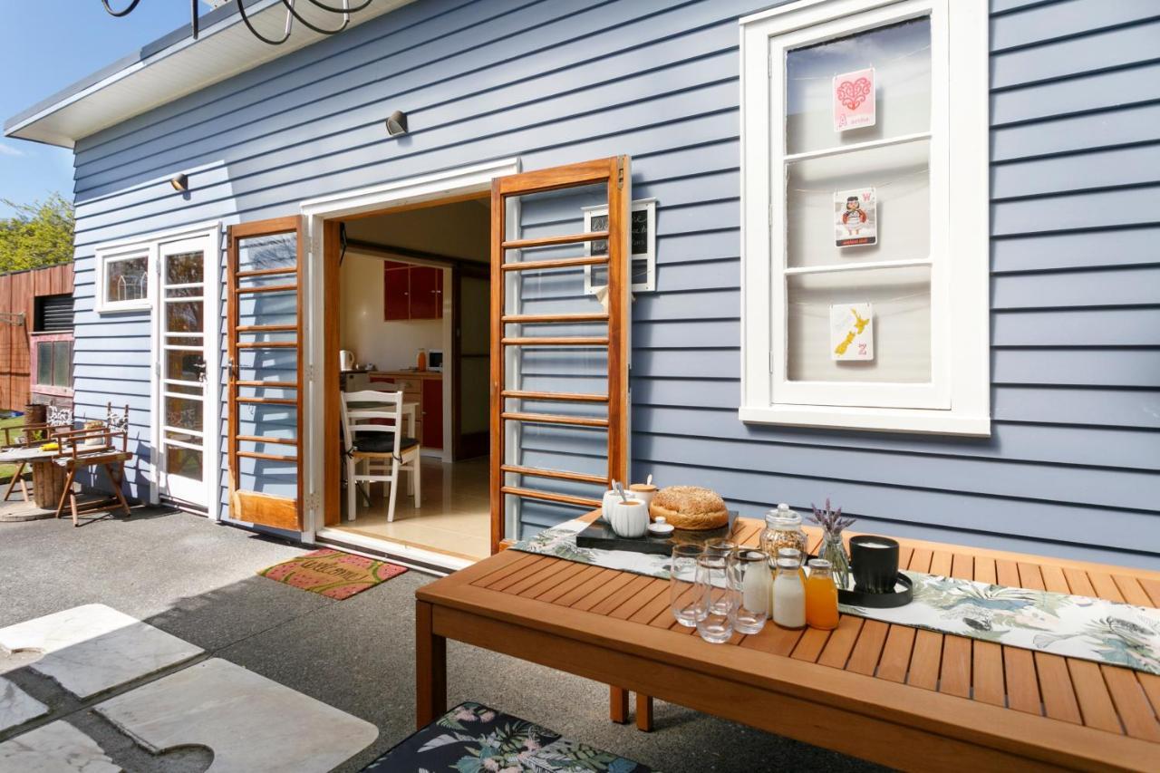 Studio Cottage - Walk To The Lake & Town Taupo Exterior photo